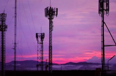 Nigeria's Aviation Authority To Destroy 7000 Telecom Towers For Jeopardizing The Safety of Air Travel