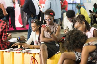 Senate Revives Bill to Regulate Social Media Use