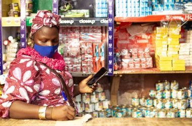 Four ways FMCG distributors can use embedded finance to grow trade within supply chains