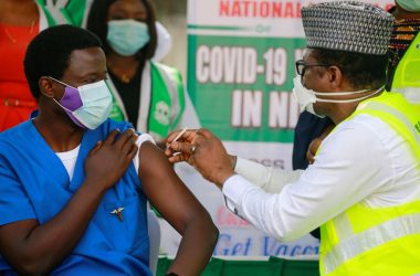 Nigerian being vaccinated