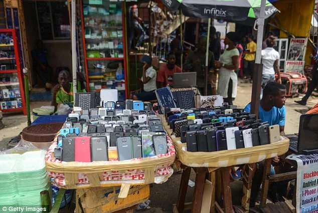 Kenyan Police arrest man who stole more than 100 mobile phones in Nairobi