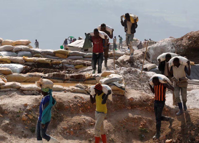 Congo mining laborers
