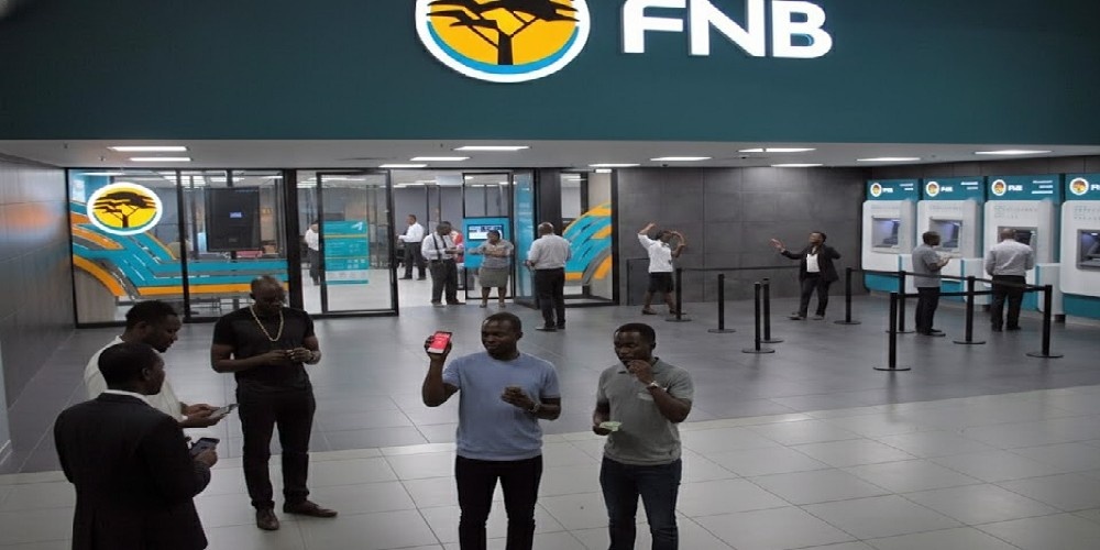 Black Friday: FNB outage disrupts payments as customers switch to backup methods