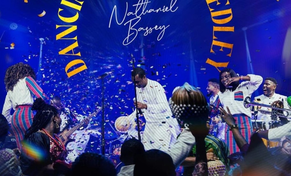 Nathaniel Bassey's Daning Around Medley Cover Image