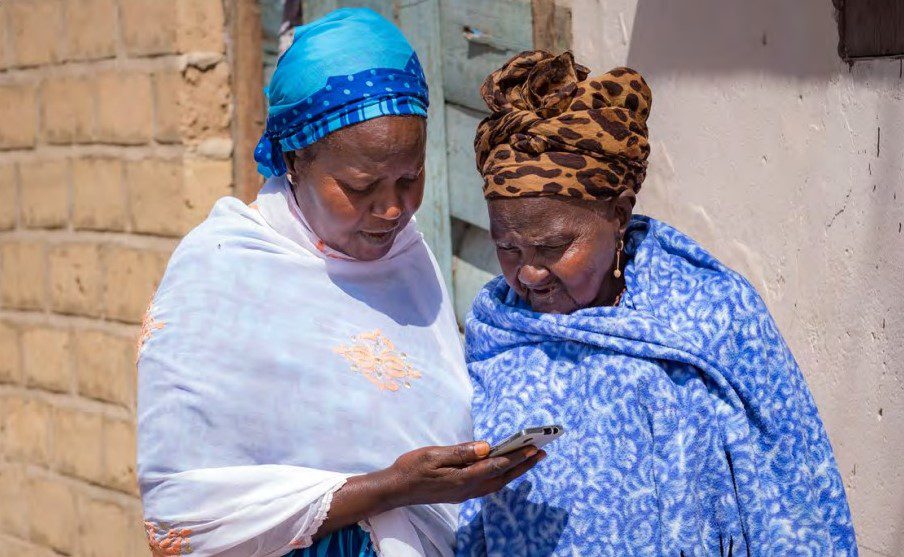 Internet: Connectivity among adults