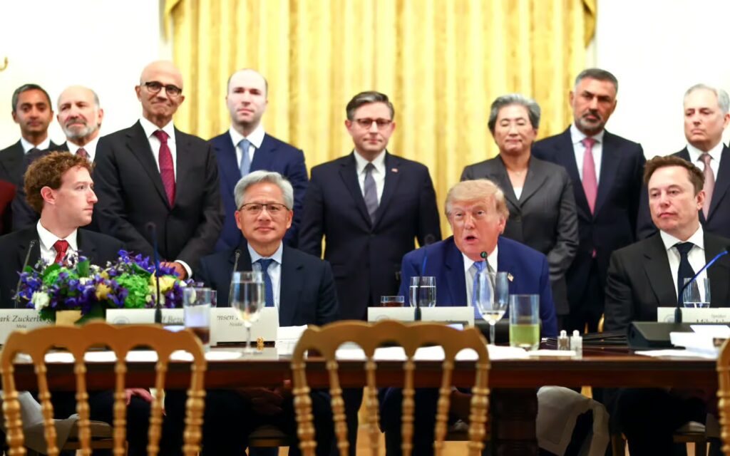 Trump and AI leaders sign a self-regulation pact as America seeks to keep its Super Intelligence lead&nbsp;